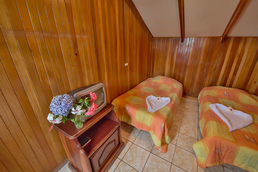 Cabinas Monteverde Paraiso Екстер'єр фото